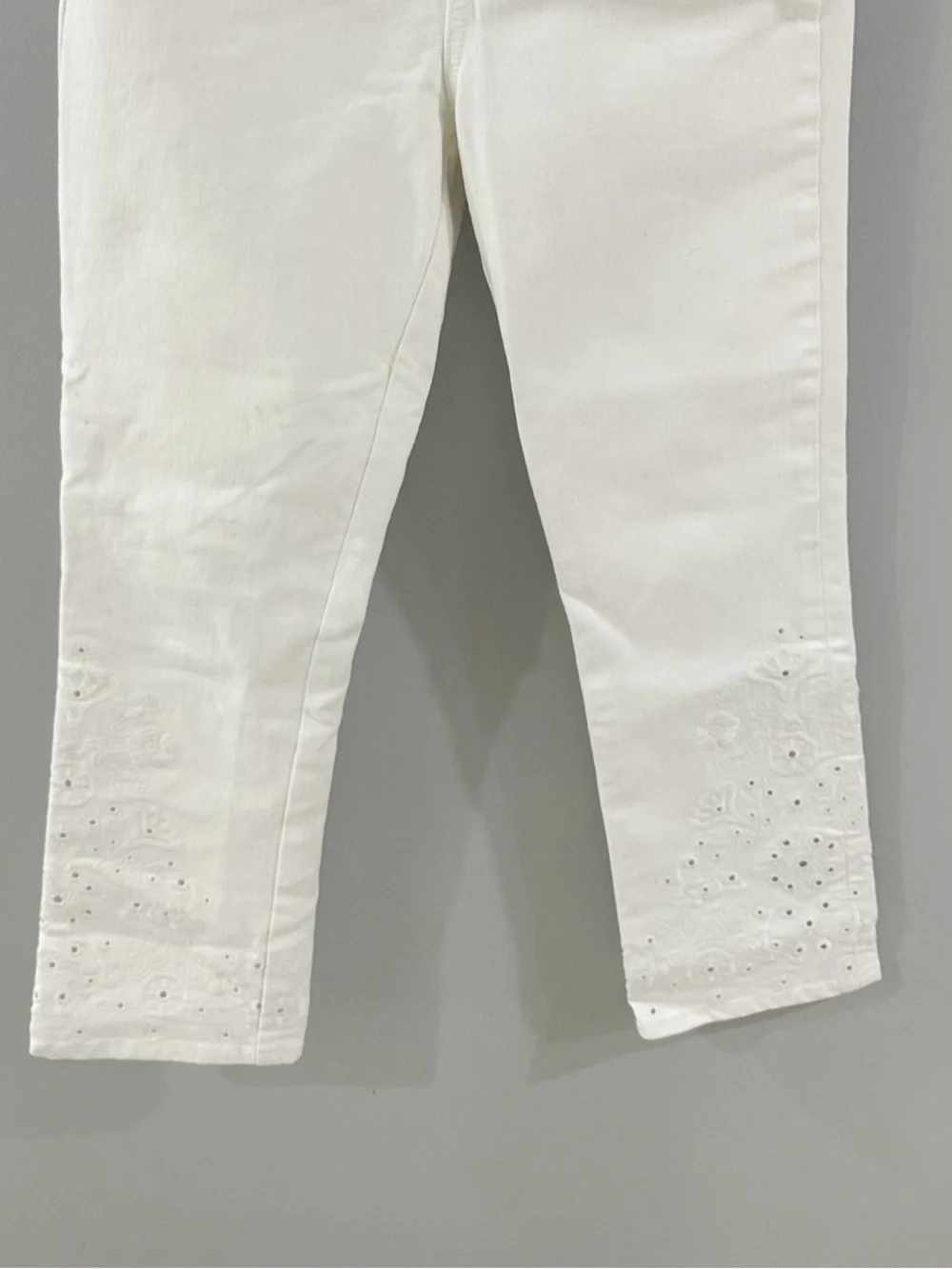 Tory Burch Kiera Straight Leg Embroidered Jeans // White // 27